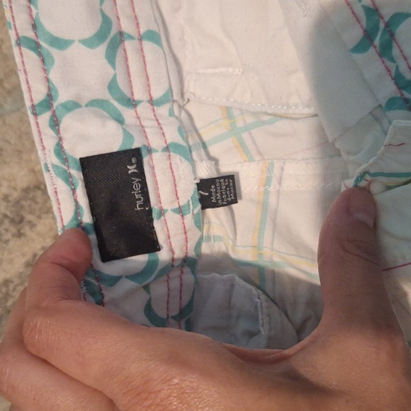 Juniors Hurley plaid board shorts size 7 - Picture 2 of 5